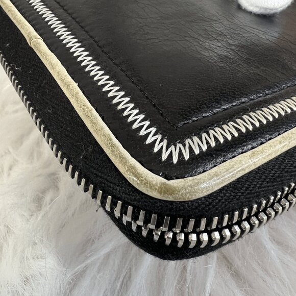 Share Chanel Black Zip Around Wallet With Silver Hardware And Numerous Slots - Picture 11 of 16